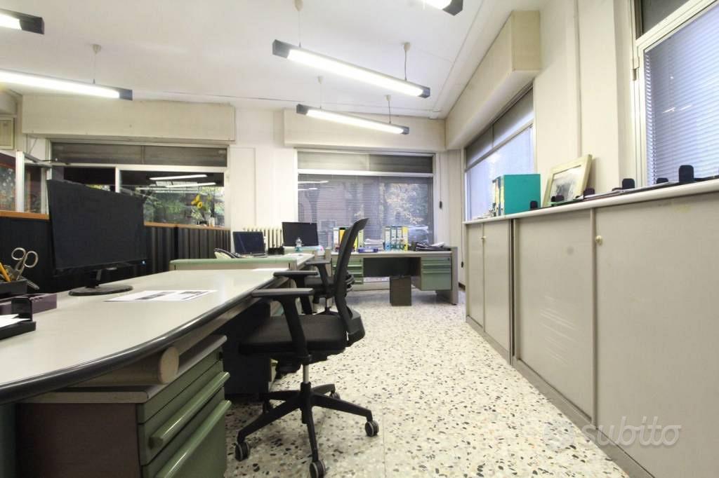 Immobile di 125 m² con più di 5 locali a Modena - Altro