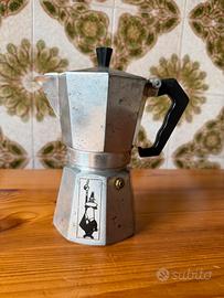 Iconica caffettiera Bialetti Moka Express