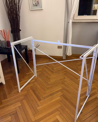Scrivania pieghevole bianca effetto legno