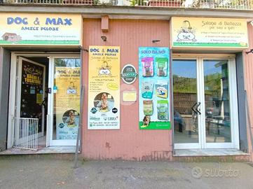 NEGOZIO A NAPOLI
