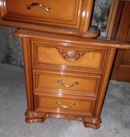 Comodini in legno ciliegio
