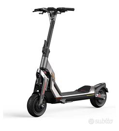 A KM 0 SEGWAY KS GT1E SBLOCCATO 70+ KMH