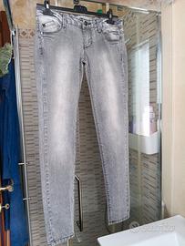 Jeans Terranova grigi 
