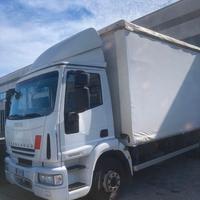 Autocarro IVECO 140/E4 con sponda idraulica