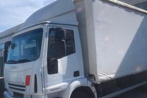 Autocarro IVECO 140/E4 con sponda idraulica