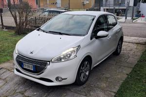 PEUGEOT 208 5P Allure