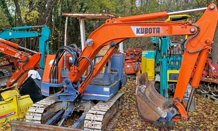 ESCAVATORE - KUBOTA KH 026