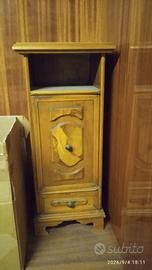 Mobiletto porta telefono e comodino