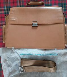 Borsa Valigetta porta computer Piquadro in pelle.