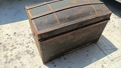 Baule etnico vintage da viagio inlegno e metallo
