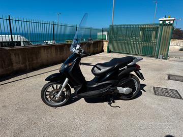 Piaggio Beverly 200