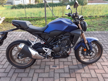 Honda cb 300 r