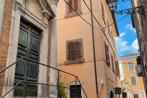 Enoteca/bottega/piccola osteria