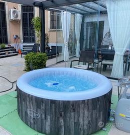 Piscina idromassaggio