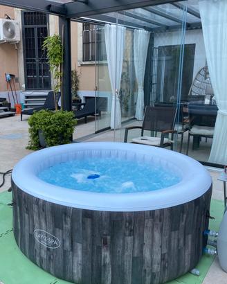 Piscina idromassaggio