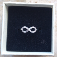 Anello in argento con simbolo infinito