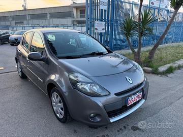 Renault Clio 1.5 dCi 75 CV 2012 navigatore