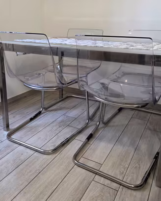 Tavolo e sedie Ikea
