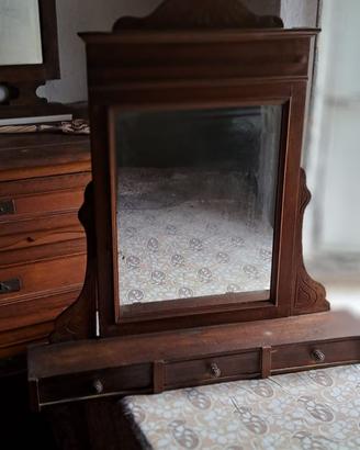 specchio con cassetti