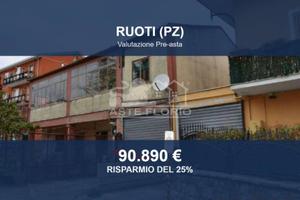 Immobile in asta di 319 m² con più di 5 locali a R