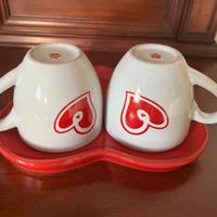 Tazzine da caffè con vassoio