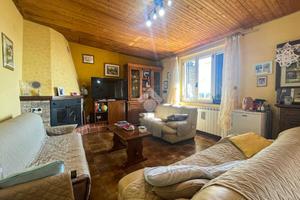 3 LOCALI A FALERNA