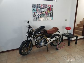 Kawasaki er 6n trasformata Cafè racer