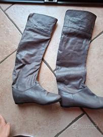 Stivali al ginocchio con plateau pelle grigi 37 
