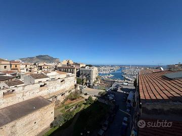 Cala-via dei Cassari: bilocale arredato con terraz