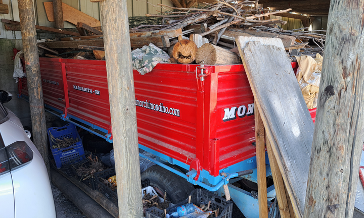 Rimorchio agricolo ribaltabile