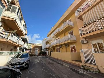 3 LOCALI A ISOLA DELLE FEMMINE