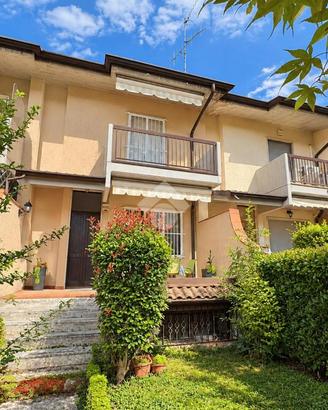 VILLA A SCHIERA A SORISOLE