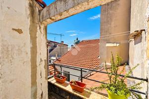 6 LOCALI A SAVONA
