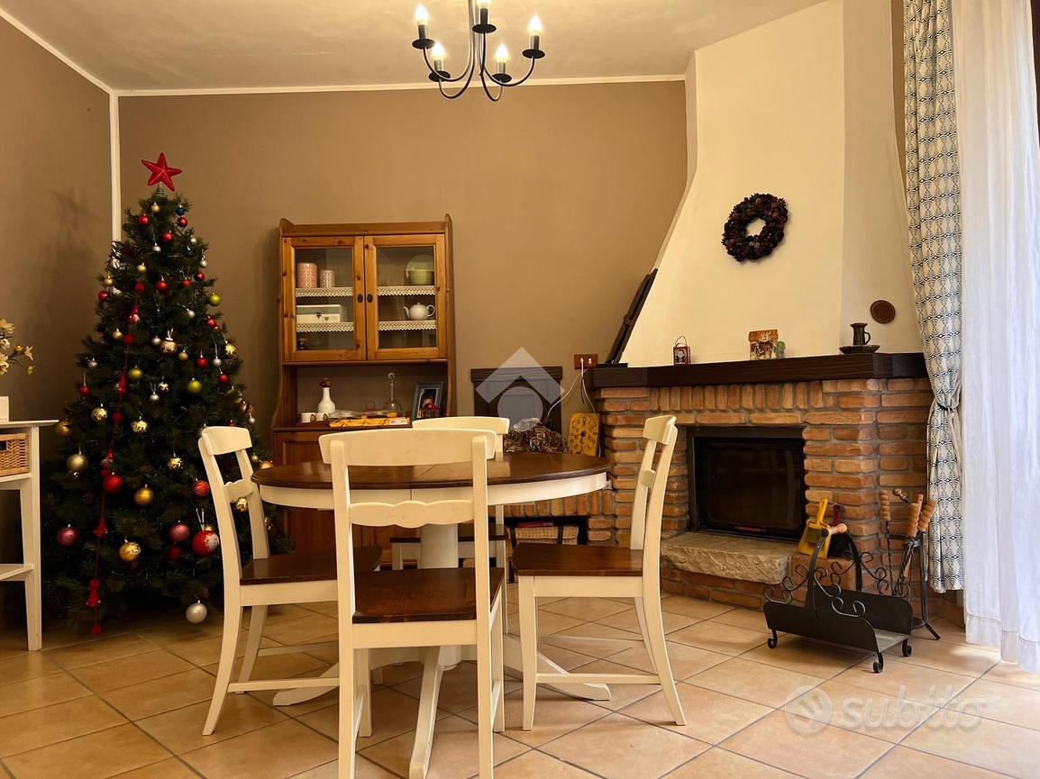VILLA A SCHIERA A SANTO STEFANO DEL SOLE - Vista 4