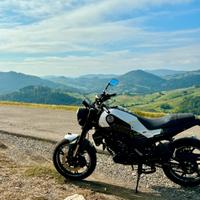 Benelli Leoncino 125