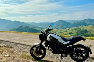 Benelli Leoncino 125