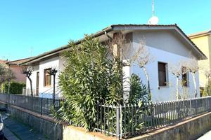 Villa di 137 m² con più di 5 locali e box auto dop