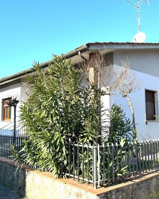 Villa di 137 m² con più di 5 locali e box auto dop