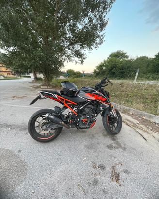 KTM duke 125