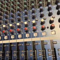 mixer yamaha MG16/6fx