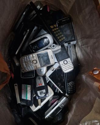  telefonini  vintage mi servono/