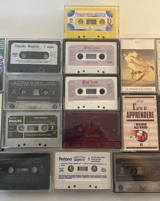 Piccolo Lotto di 22 Musicassette - Vintage