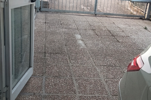 Appartamento su bifamiliare , corte e garage indip