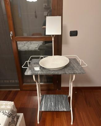 Toilette con piano in marmo
