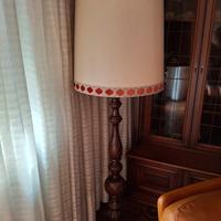 serie di lampade con base in legnon o peltro + lam