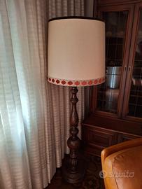 serie di lampade con base in legnon o peltro + lam