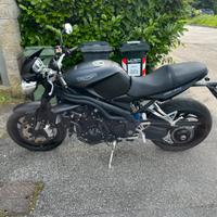 TRIUMPH SPEED TRIPLE 1050 - 2010 - 27.000 km