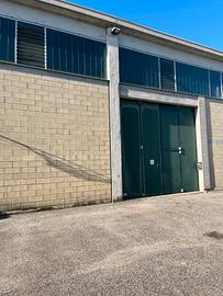 Posto auto in magazzino