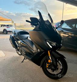 YAMAHA TMAX TECH MAX 560