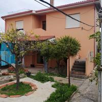 Immobile con 2 appartamenti